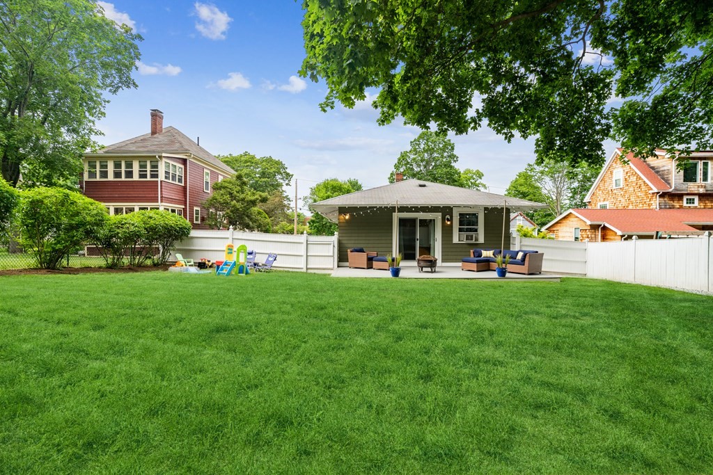 44 Temple Street Reading, MA 01867 - Photo 25 of 29