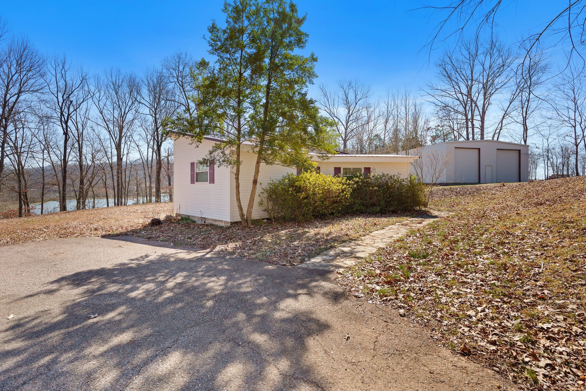 313 Shirley Bates Road Clifton, TN 38425 - Photo 8 of 47 Gallery Image 8