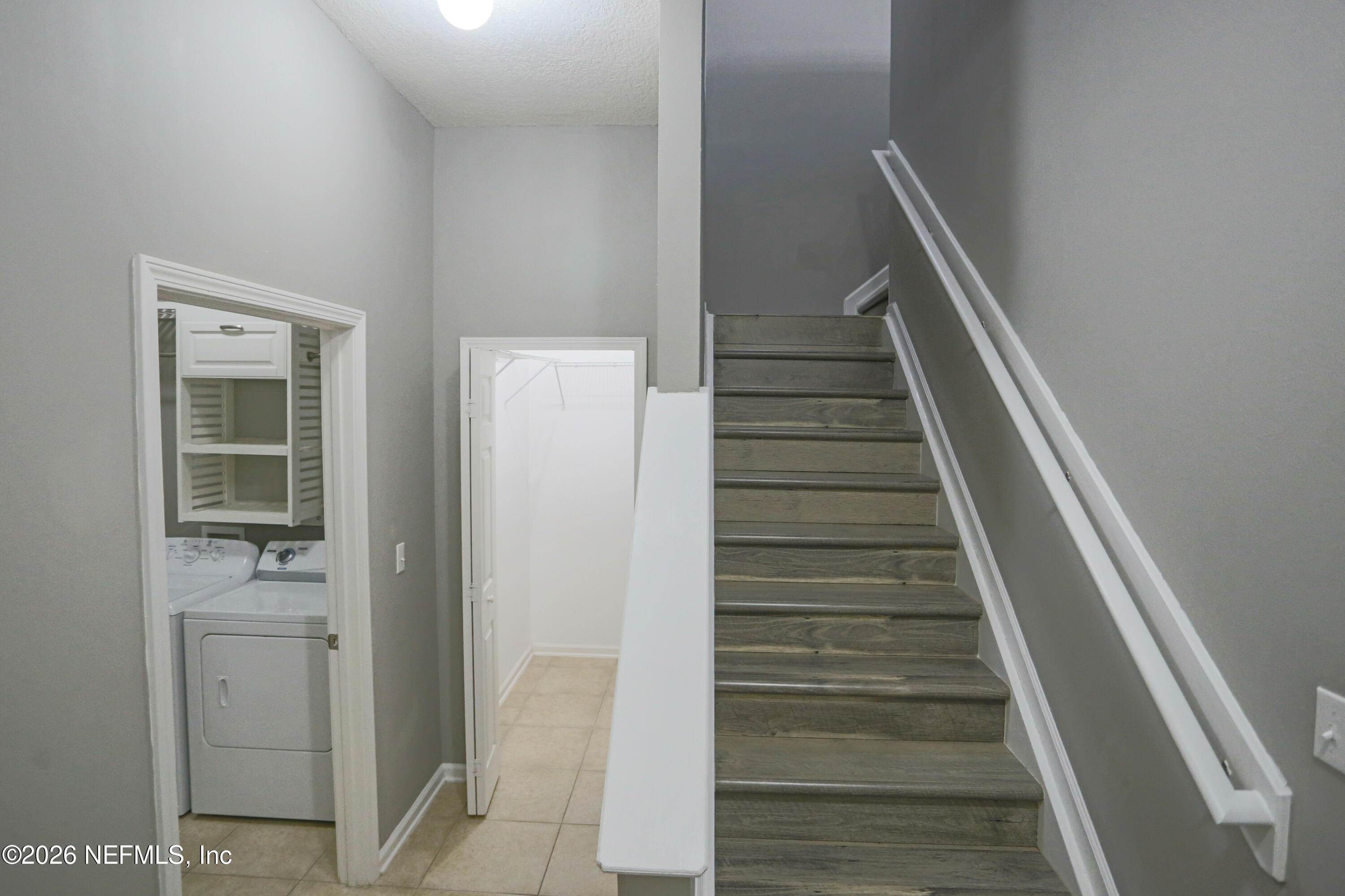 904 Golden Lake Loop St. Augustine, FL 32084 - Photo 21 of 43 Stairs