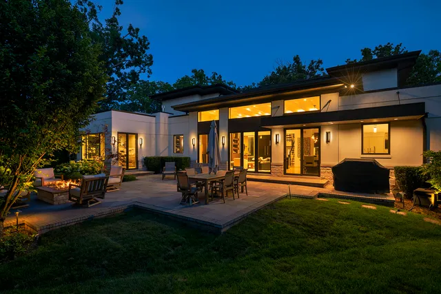 $4,250,000 | 133 Timber Lane, Glencoe, IL 60022