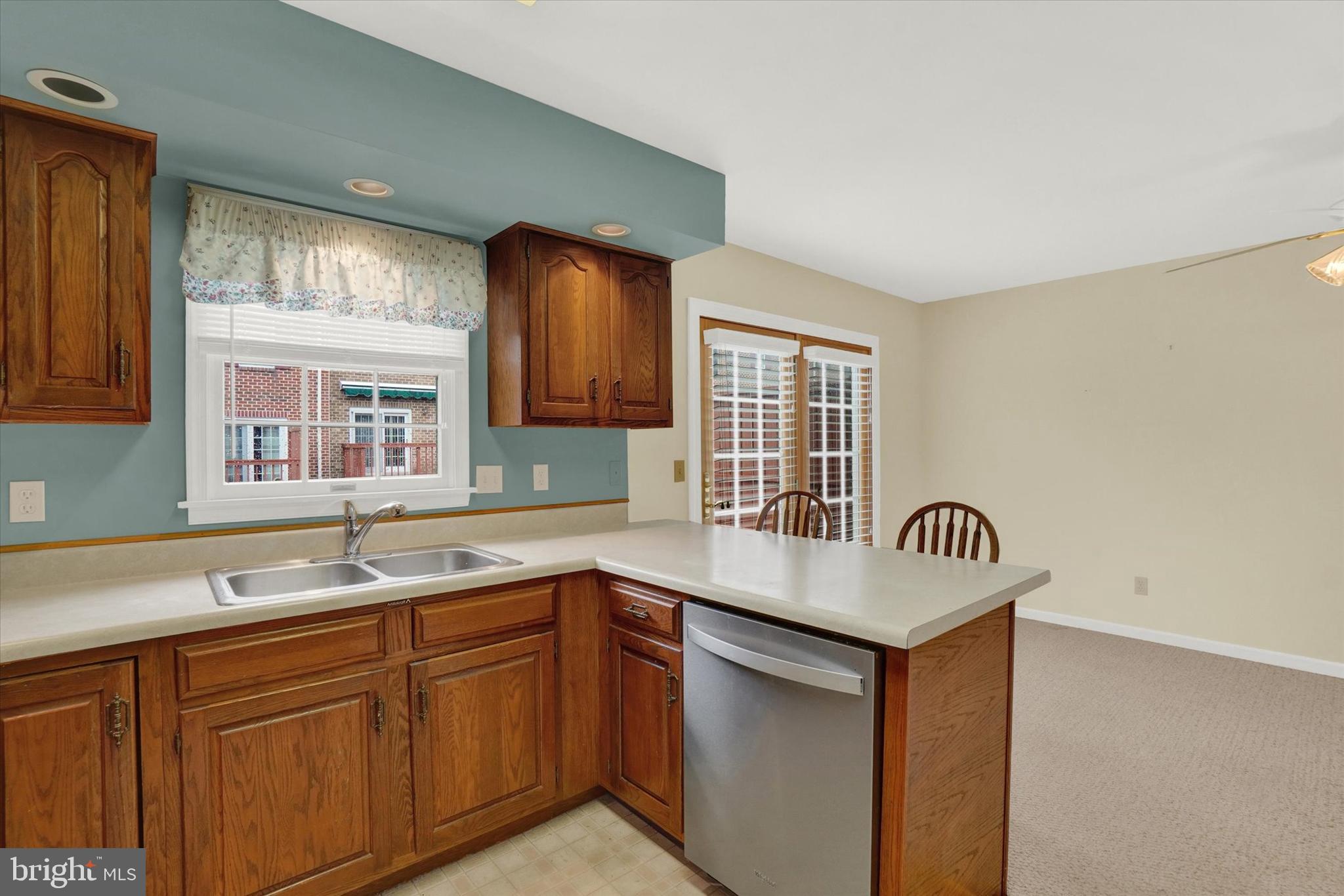 908 Chambers Ridge, Unit 908 York, PA 17402 - Photo 10 of 26 Gallery Image 10