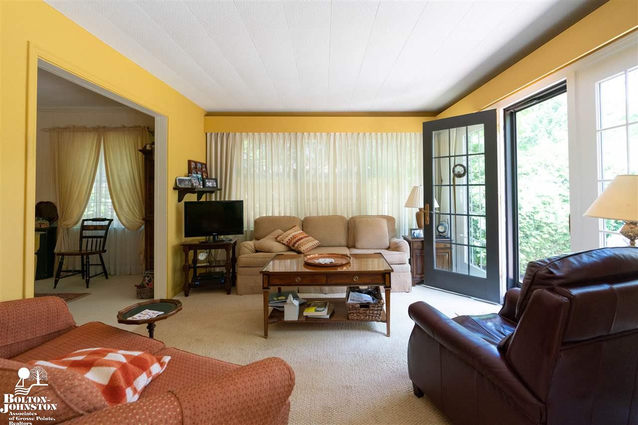 88 Handy Road Grosse Pointe Farms, MI 48236 - Photo 5 of 23