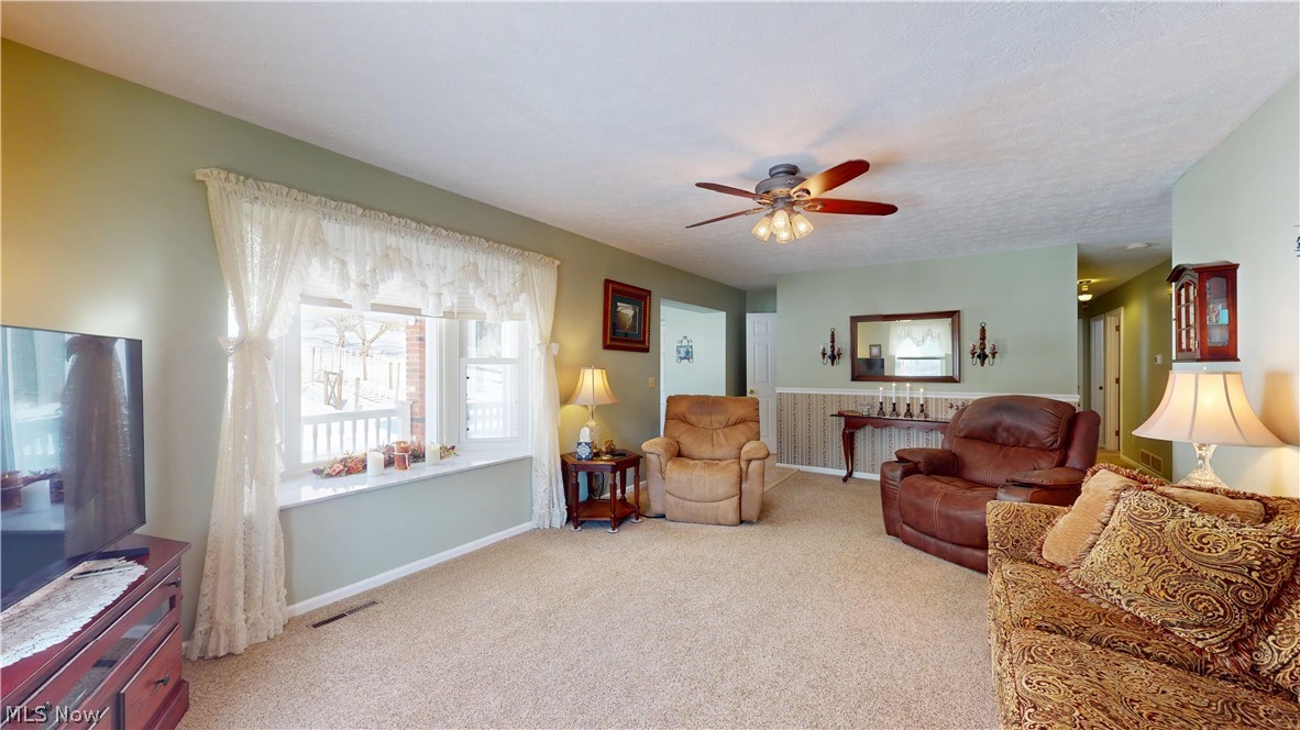 976 Braun Road Belpre, OH 45714 - Photo 11 of 48 LIVING ROOM WITH BEAUTIFUL BAY WINDOW