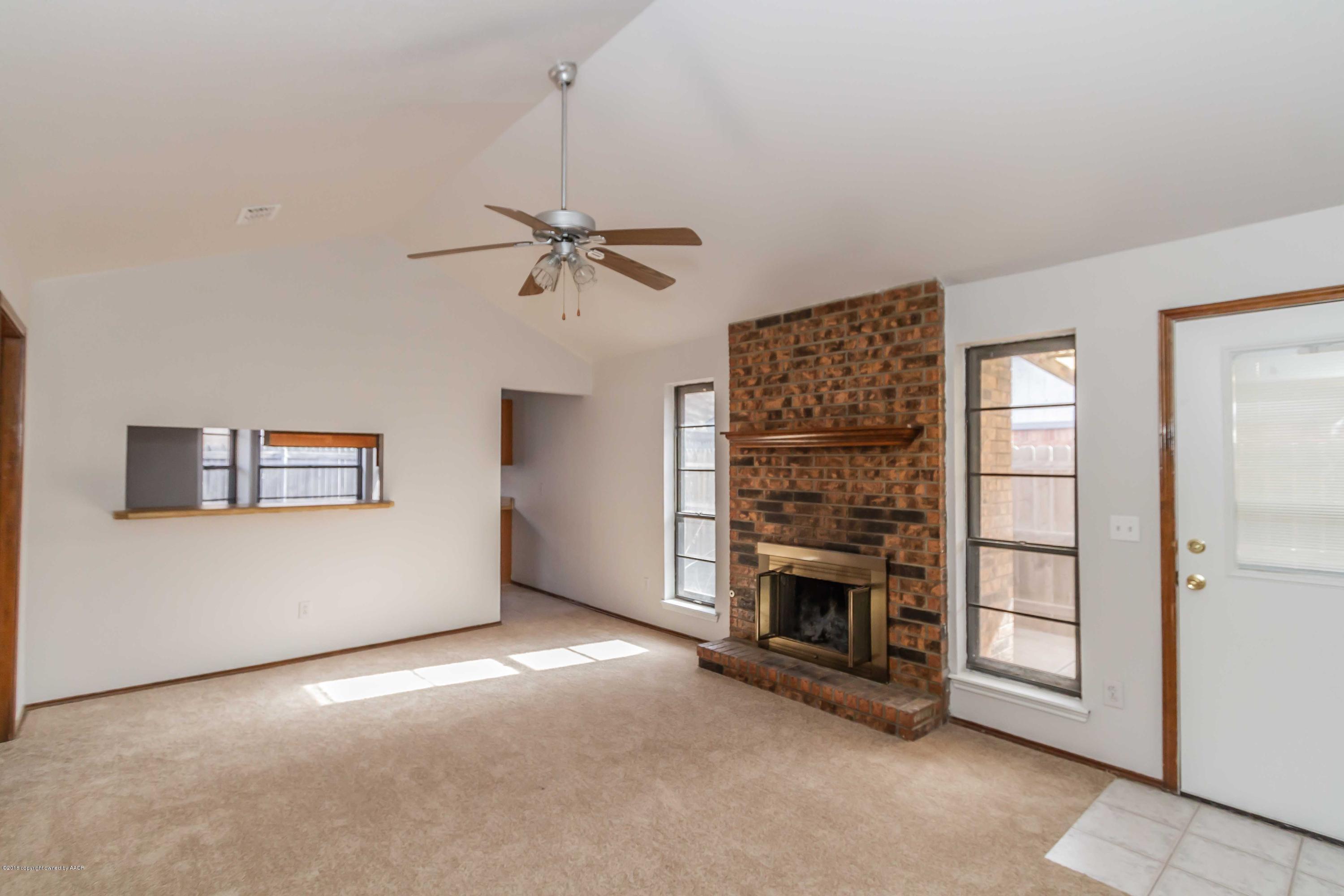 5311 Susan Drive Amarillo, TX 79110 - Photo 3 of 29 LIVING ROOM VIEW 4