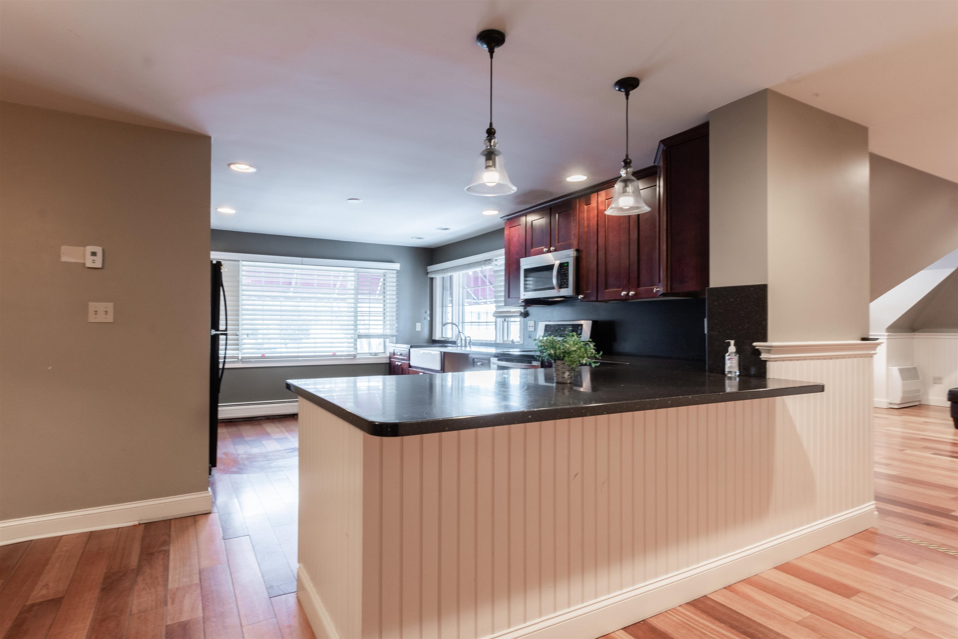162 Reed Street Manchester, NH 03102 - Photo 4 of 22