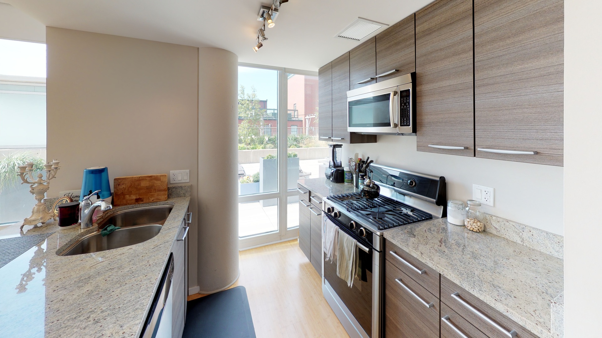 24 South Morgan Street, Unit 404 Chicago, IL 60607 - Photo 4 of 13