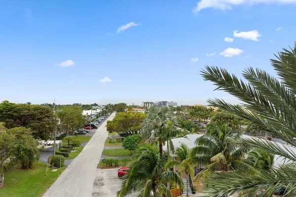 $1,890 | 2900 Northeast 30th Street, Unit 5D, Fort Lauderdale, FL 33306