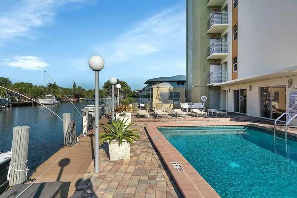 $1,890 | 2900 Northeast 30th Street, Unit 5D, Fort Lauderdale, FL 33306