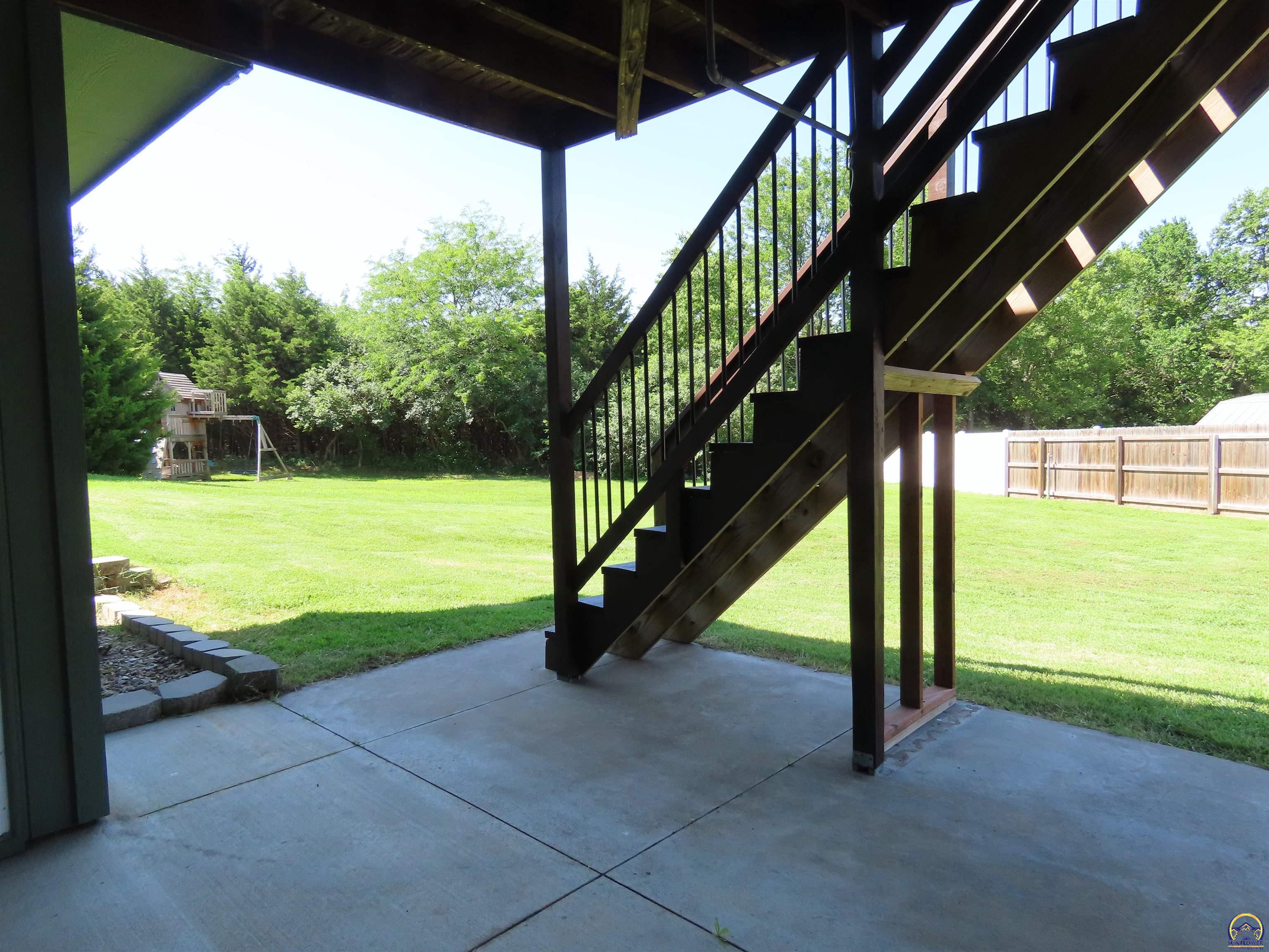 3909 Northwest Fielding Terrace Topeka, KS 66618 - Photo 29 of 33