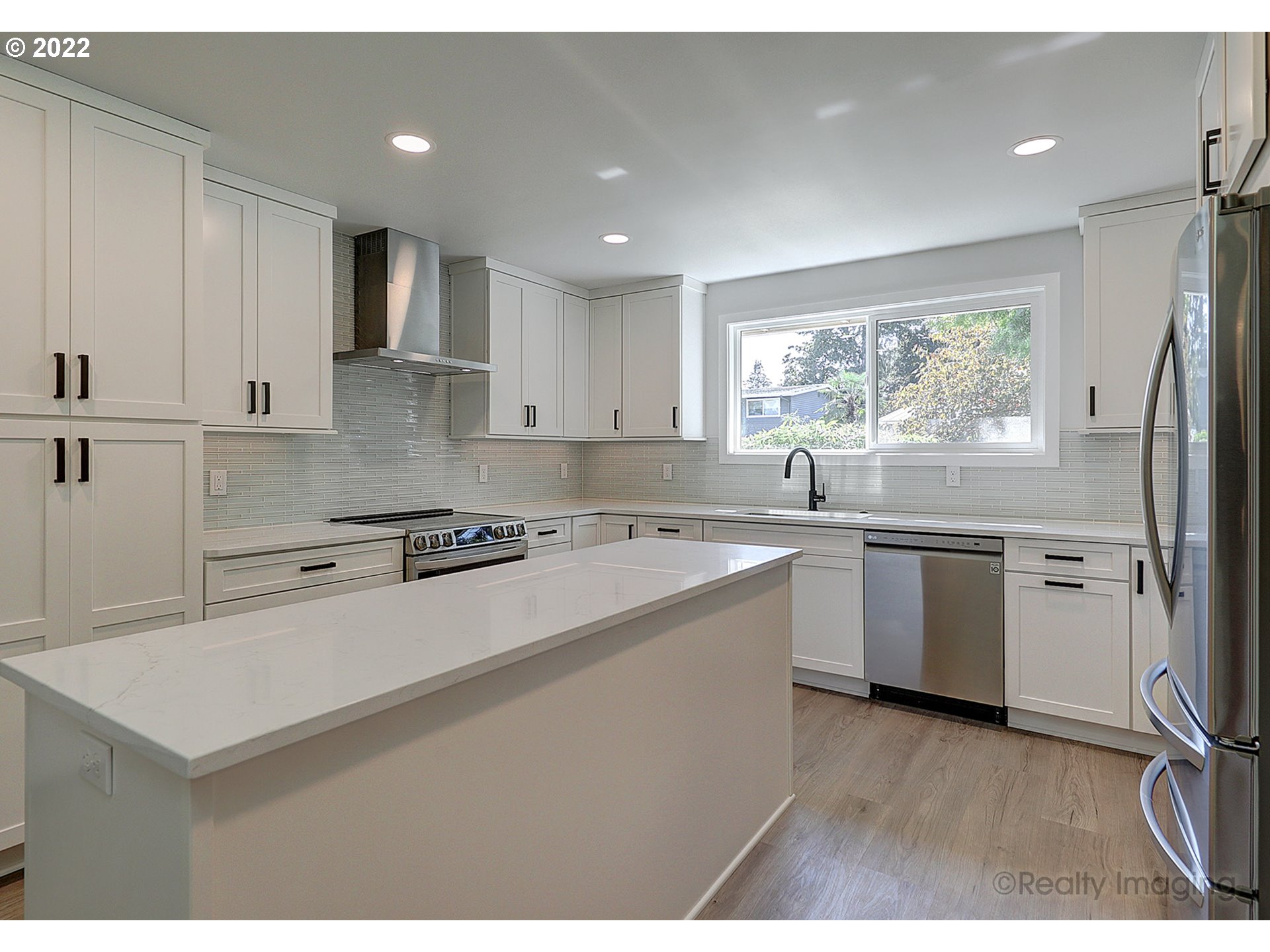 11855 Southwest Ridgeview Terrace Beaverton, OR 97008 - Photo 8 of 21 Kitchen