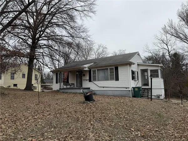 $1 | 710 West Ewing Street, Nevada, MO 64772