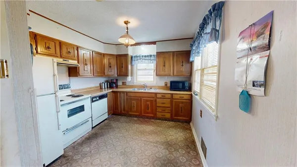 $1 | 710 West Ewing Street, Nevada, MO 64772