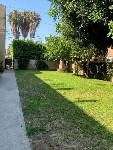 a view of a building along with street