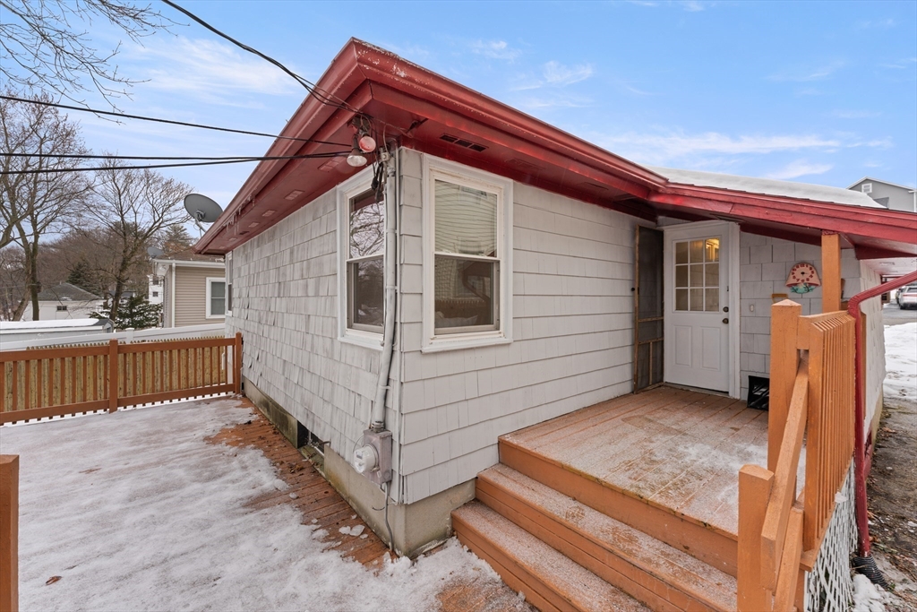 35 Dustin Street Worcester, MA 01604 - Photo 30 of 32 a backyard of a house