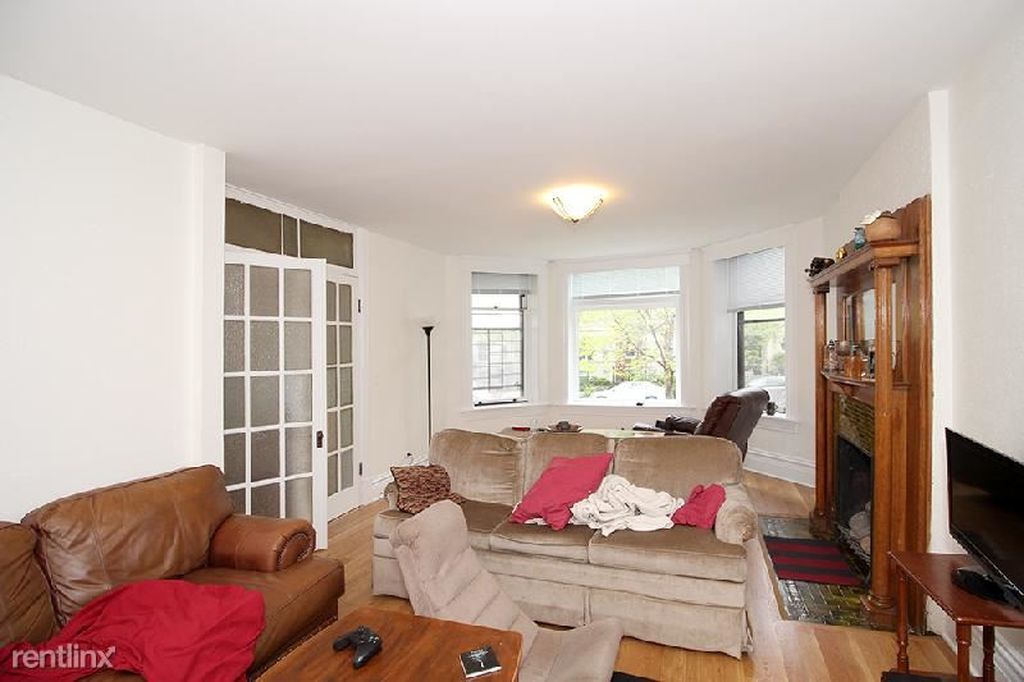 717 West Roscoe Street, Unit 1 Chicago, IL 60657 - Photo 5 of 20