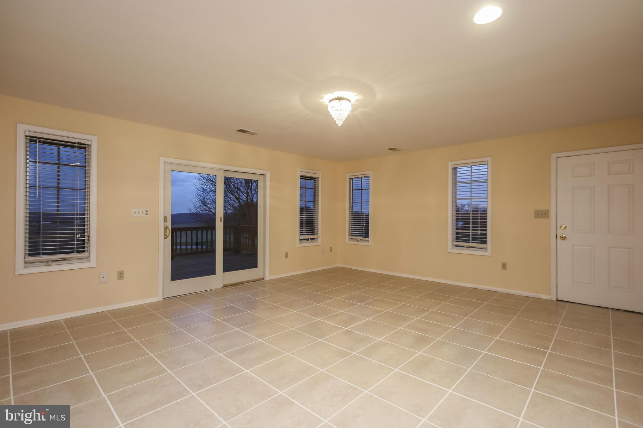 3030 Nicodemus Road Westminster, MD 21157 - Photo 16 of 30 Family Room