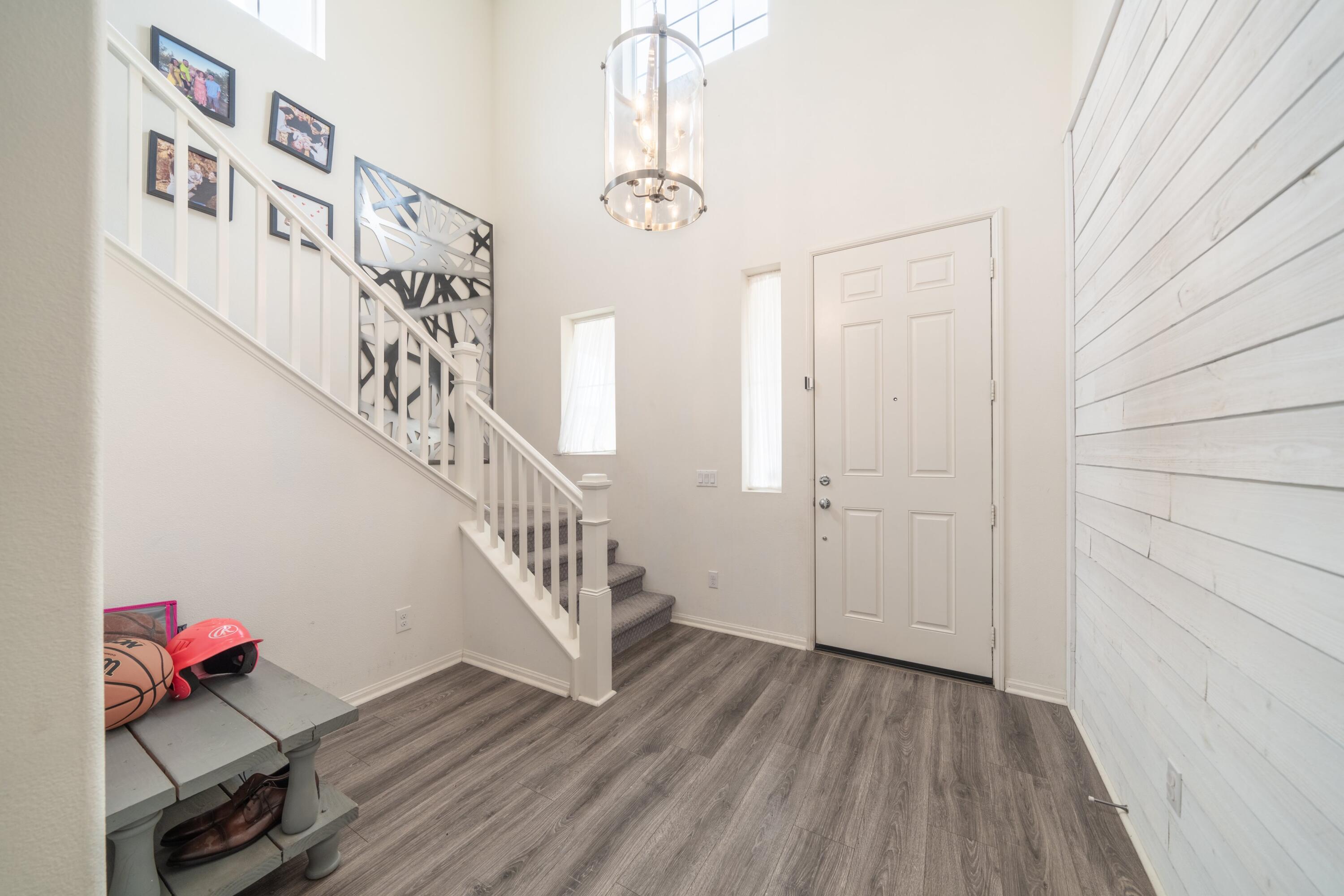 411 Calabrese Street Fallbrook, CA 92028 - Photo 4 of 42 06-JYP08915-HDR