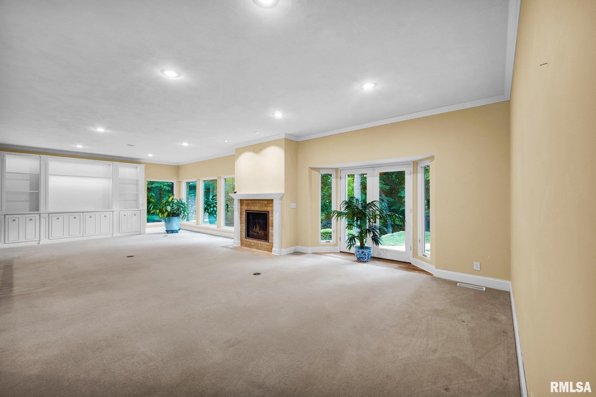 341 West Ravinwoods Road Peoria, IL 61615 - Photo 7 of 52 Gallery Image 7
