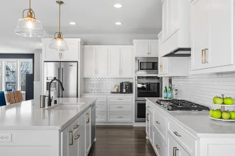 $1,175,000 | 7529 Urbandale Lane North, Maple Grove, MN 55311