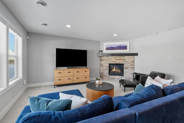 $1,175,000 | 7529 Urbandale Lane North, Maple Grove, MN 55311