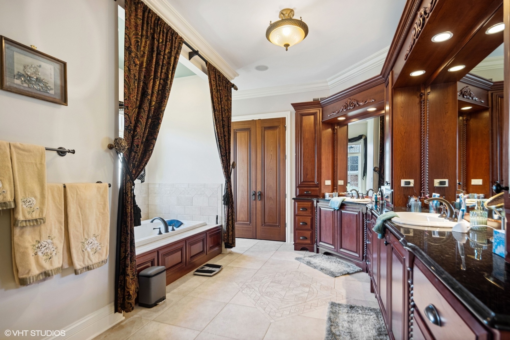 9125 Forest Edge Lane Burr Ridge, IL 60527 - Photo 16 of 41 Gallery Image 16
