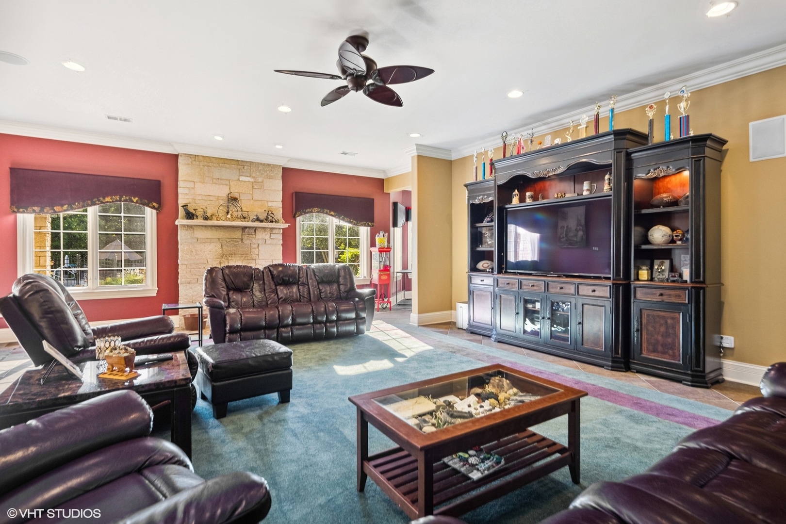 9125 Forest Edge Lane Burr Ridge, IL 60527 - Photo 26 of 41 Gallery Image 26