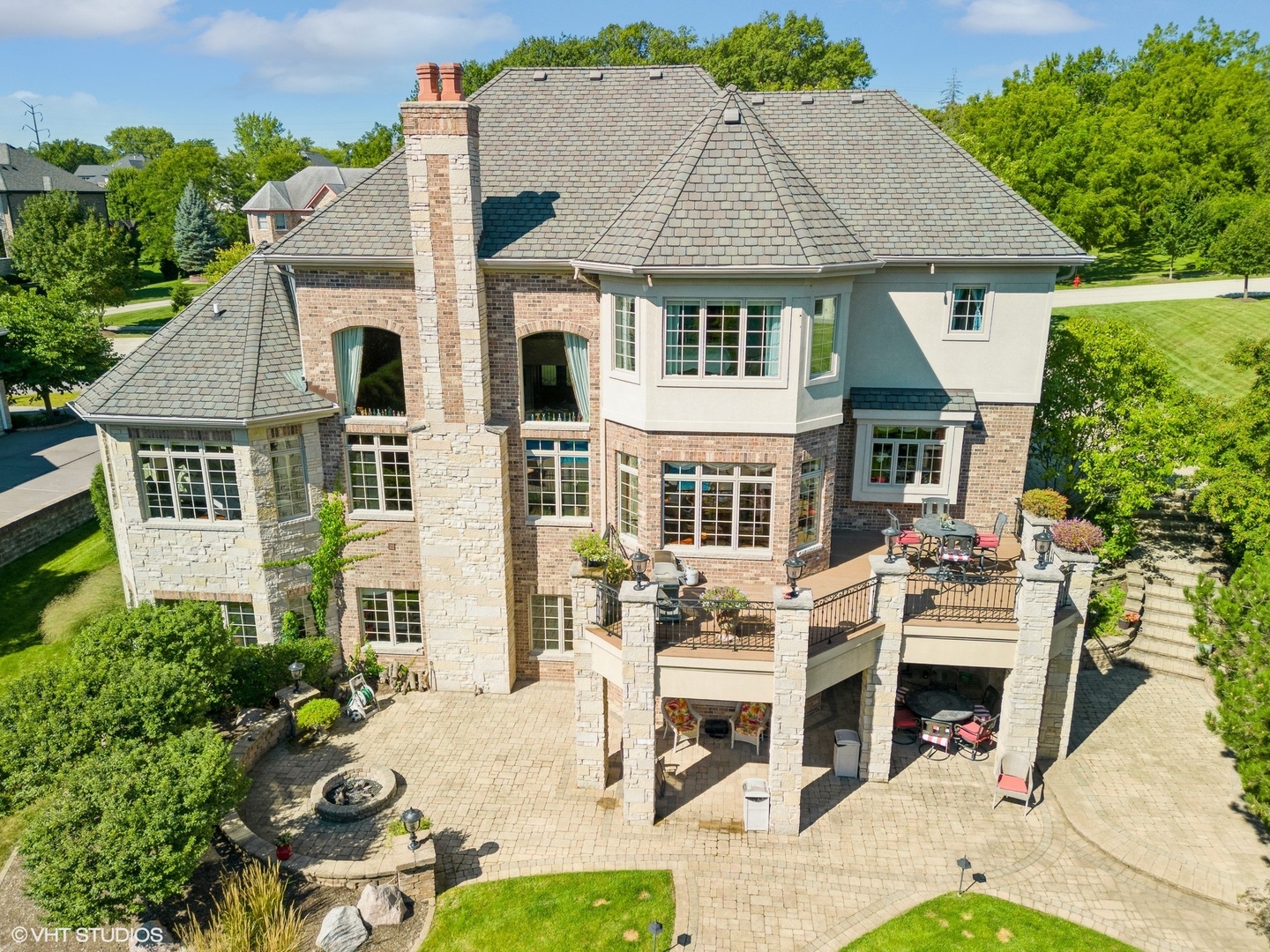 9125 Forest Edge Lane Burr Ridge, IL 60527 - Photo 36 of 41 Gallery Image 36