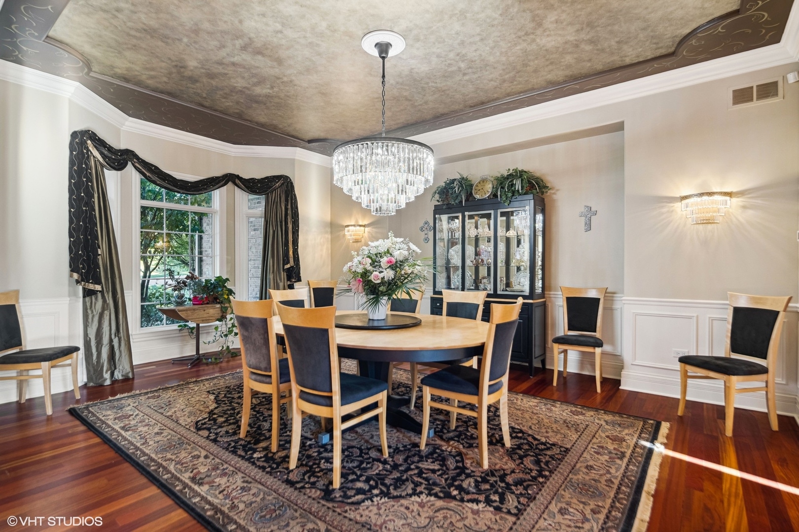 9125 Forest Edge Lane Burr Ridge, IL 60527 - Photo 9 of 41 Gallery Image 9