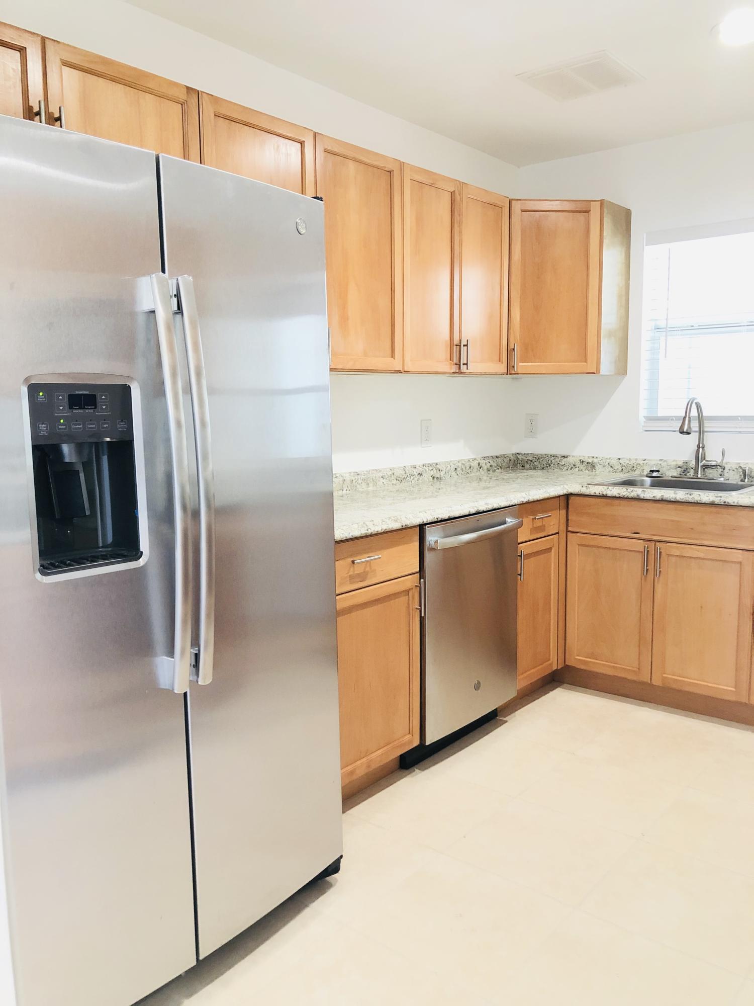 6811 3rd Street Jupiter, FL 33458 - Photo 5 of 25 kitch 4