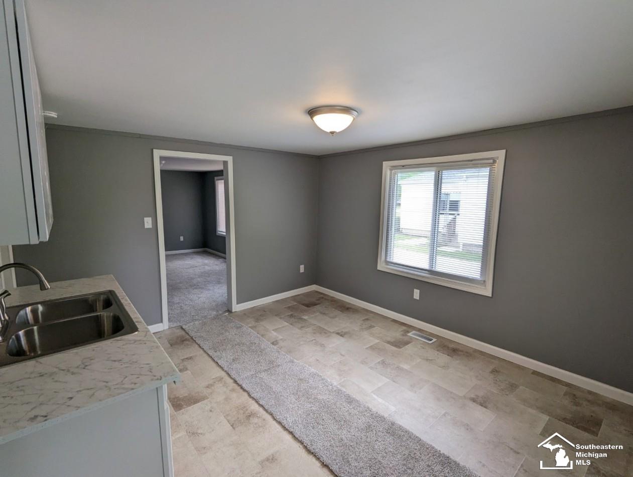 3657 Vivian Road Monroe, MI 48162 - Photo 7 of 24