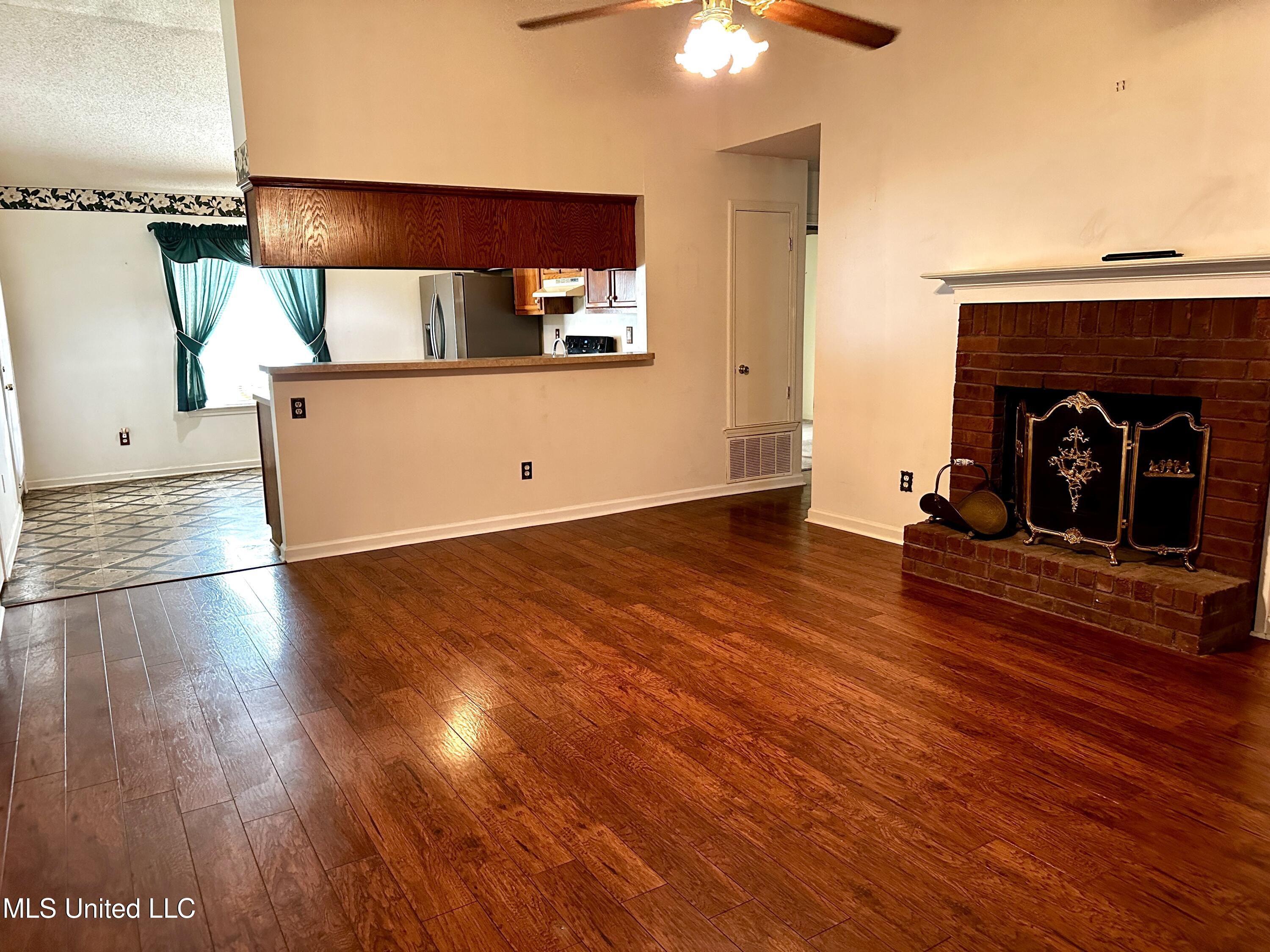 7169 Maplewood Road Olive Branch, MS 38654 - Photo 5 of 20 IMG_6843