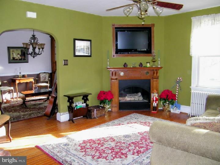494 Gehman Road Barto, PA 19504 - Photo 18 of 25 Living Room