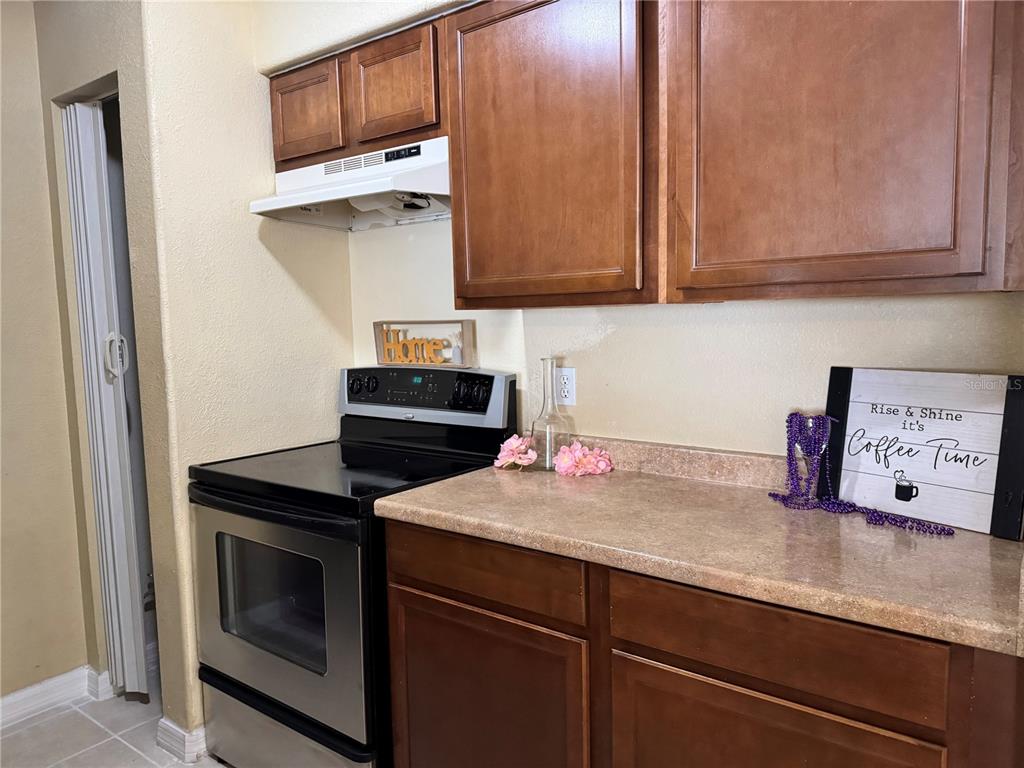 202 Red Maple Place, Unit 202 Brandon, FL 33510 - Photo 8 of 36 Gallery Image 8