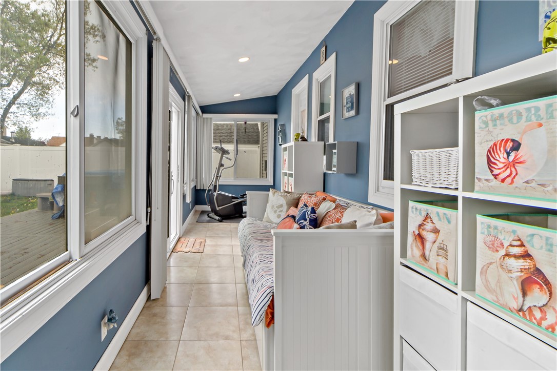 180 Calaman Road Cranston, RI 02910 - Photo 3 of 33