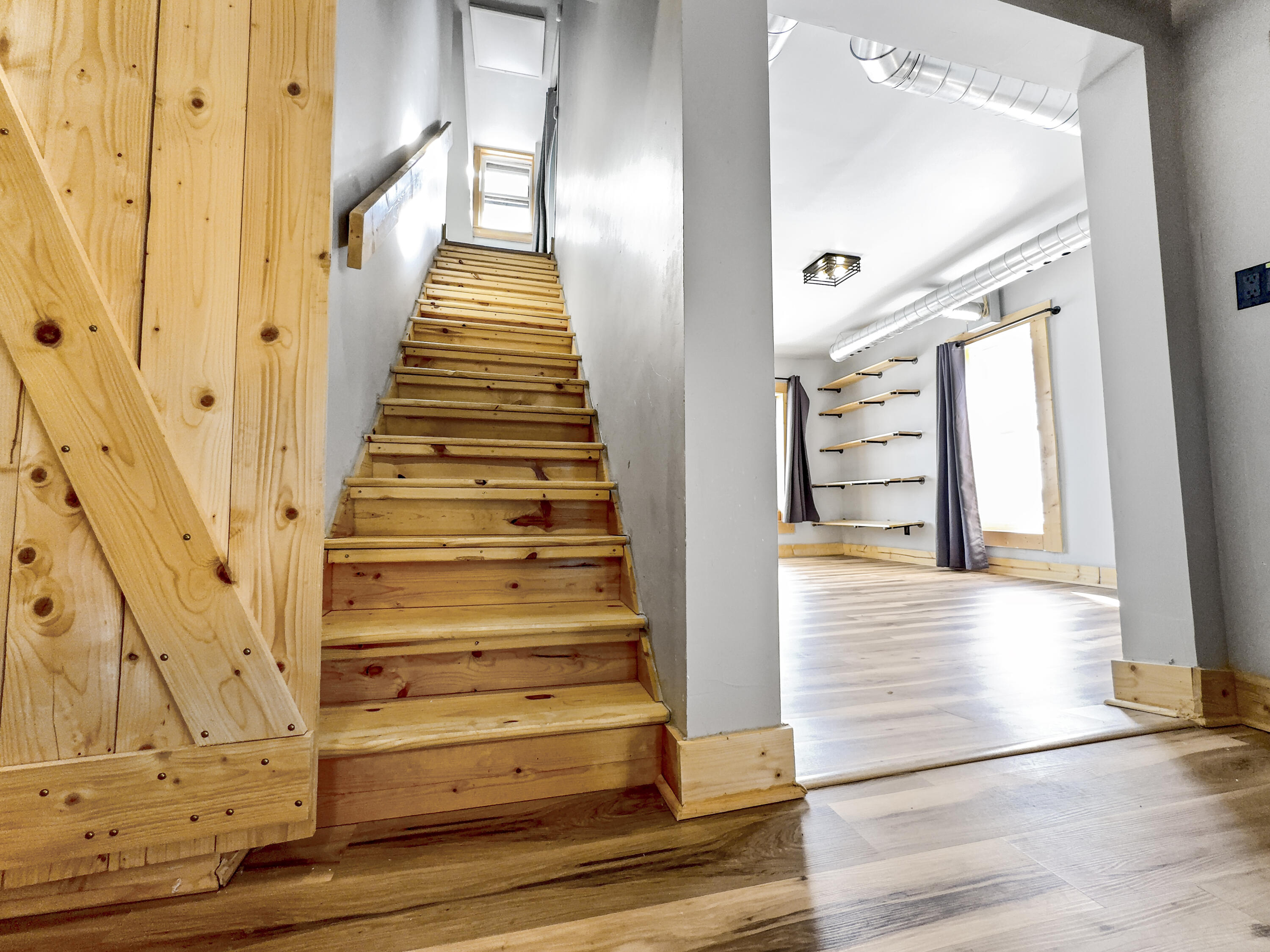 544 West Upton Avenue Reed City, MI 49677 - Photo 33 of 68 Stairs