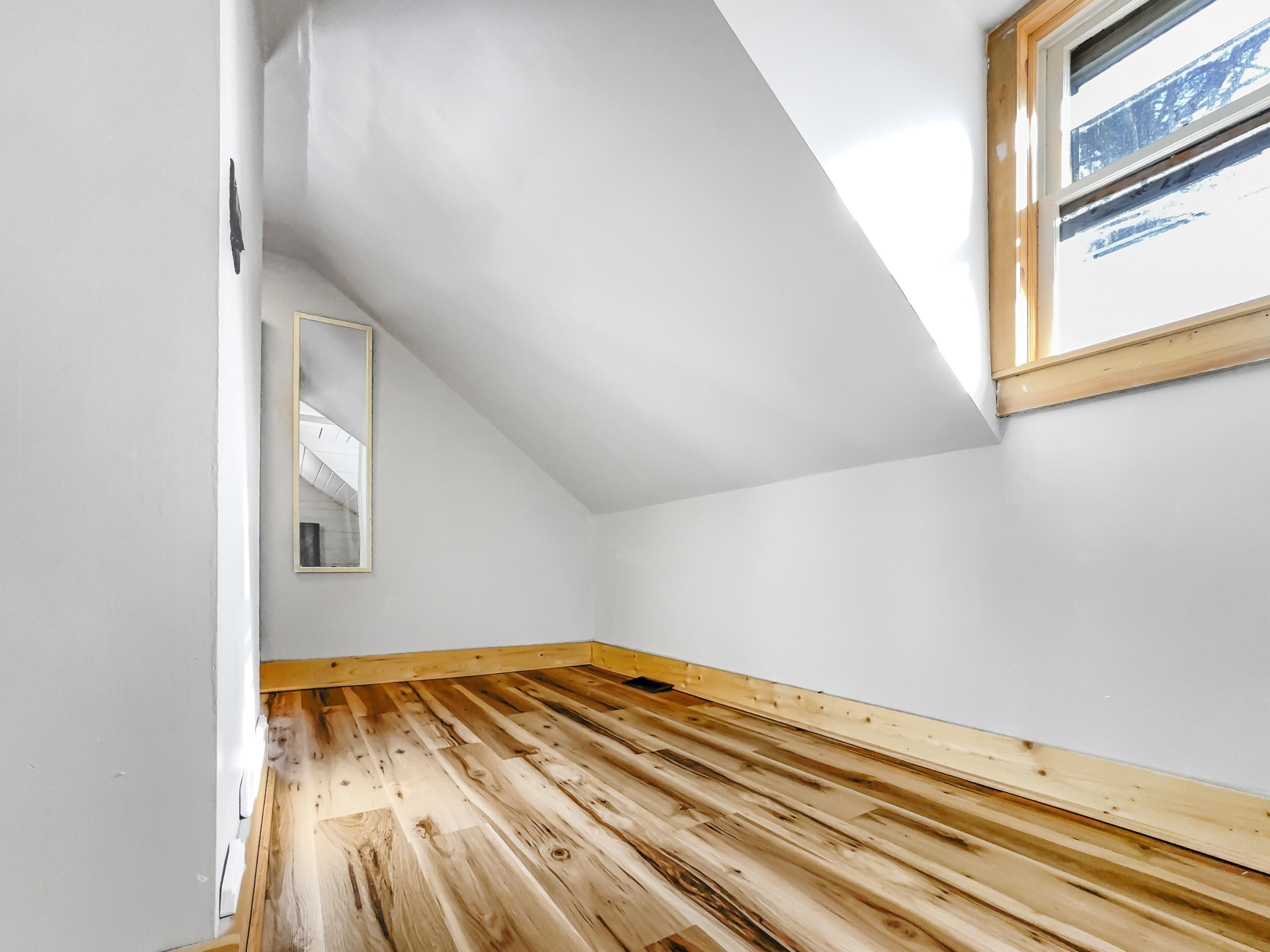 544 West Upton Avenue Reed City, MI 49677 - Photo 34 of 68 Upstairs Landing