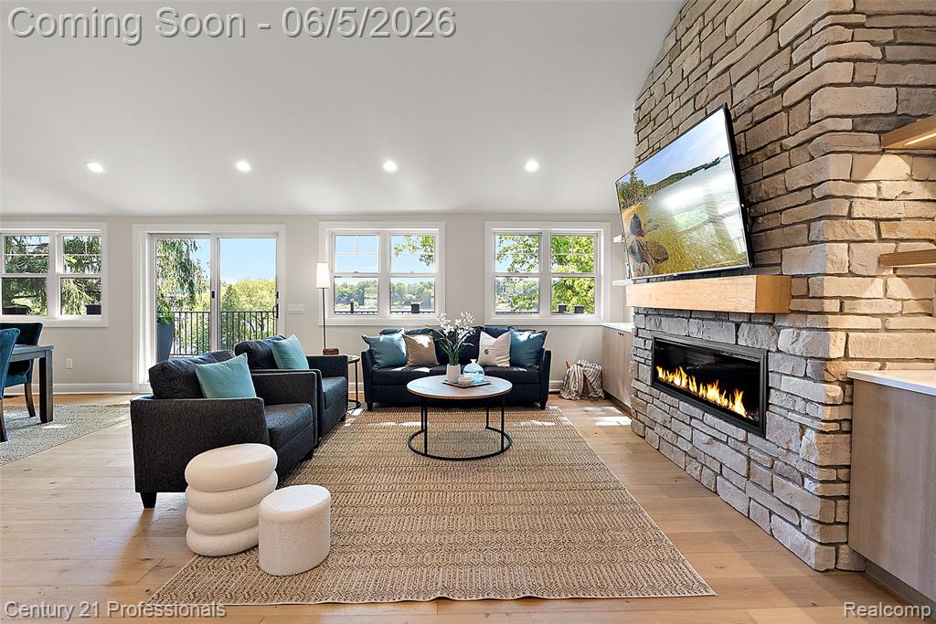 1420 Pettibone Lake Road Highland, MI 48356 - Photo 4 of 83