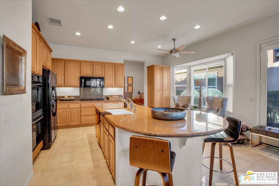 8 Lake Como Court Rancho Mirage, CA 92270 - Photo 15 of 63