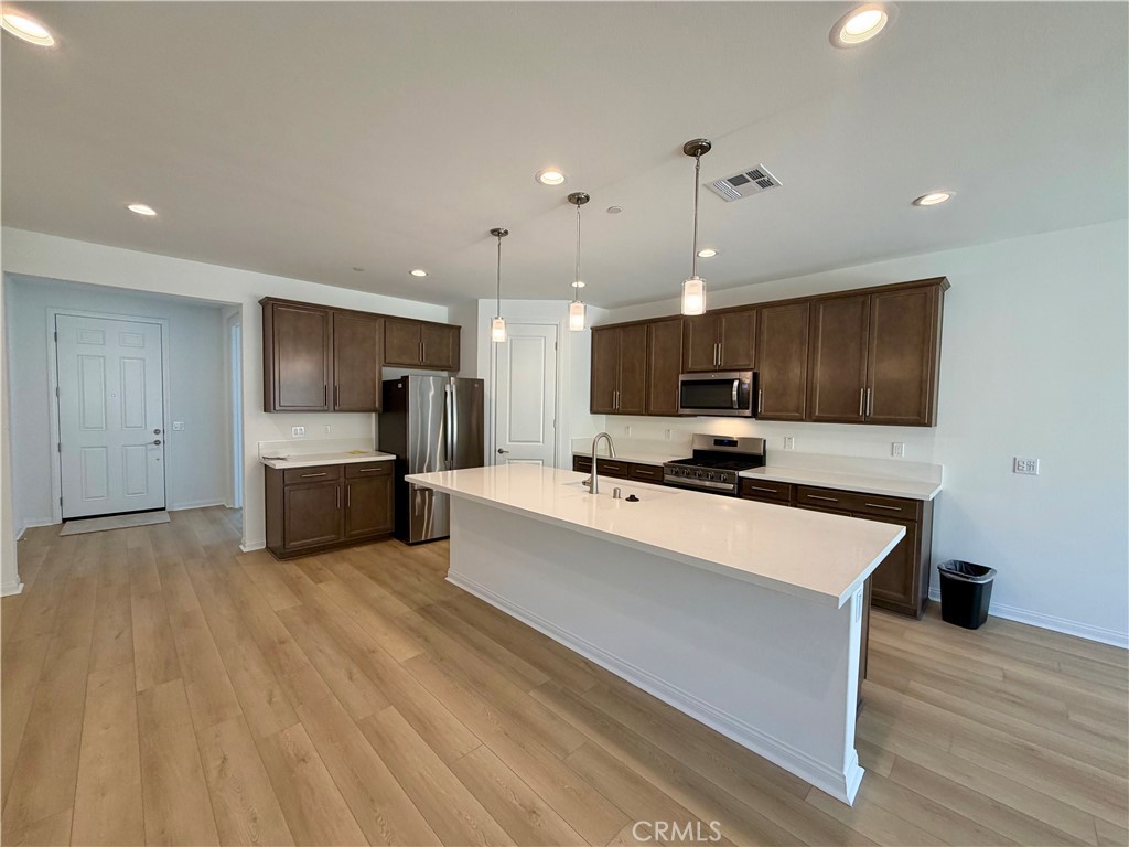 21600 Thomas Court Riverside, CA 92507 - Photo 4 of 25