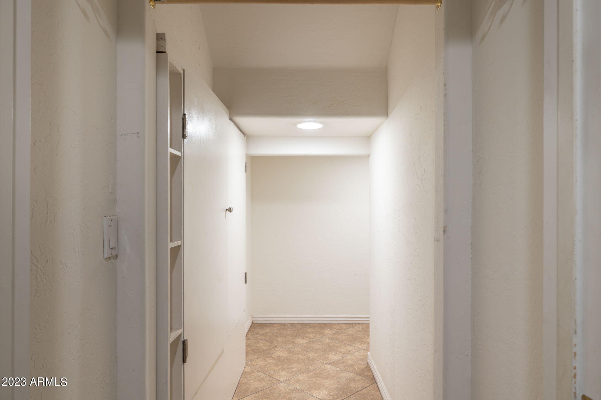 3338 West Hemingway Lane Phoenix, AZ 85086 - Photo 19 of 48 a view of a hallway
