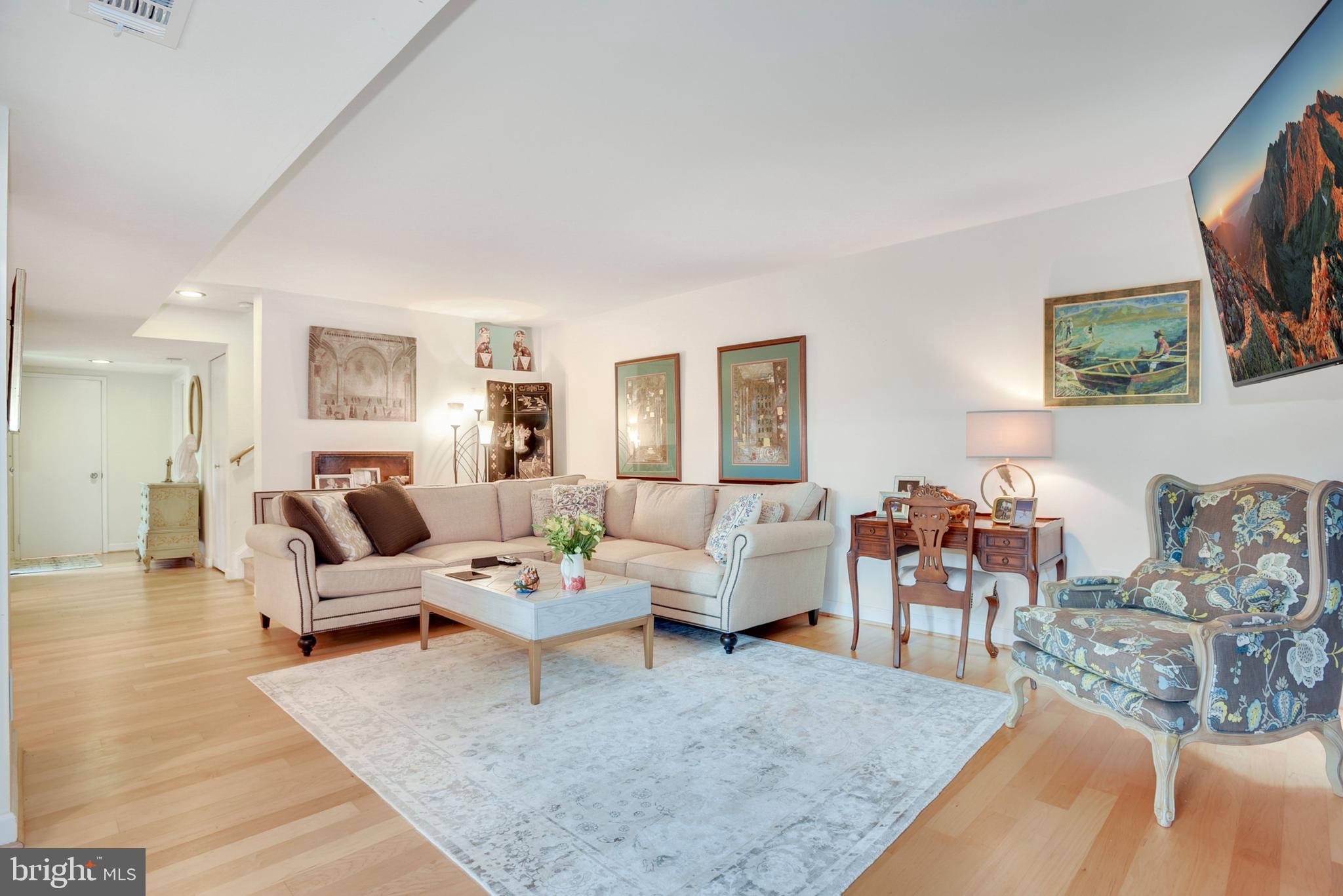 11486 Links Drive Reston, VA 20190 - Photo 17 of 28 Living room looking out