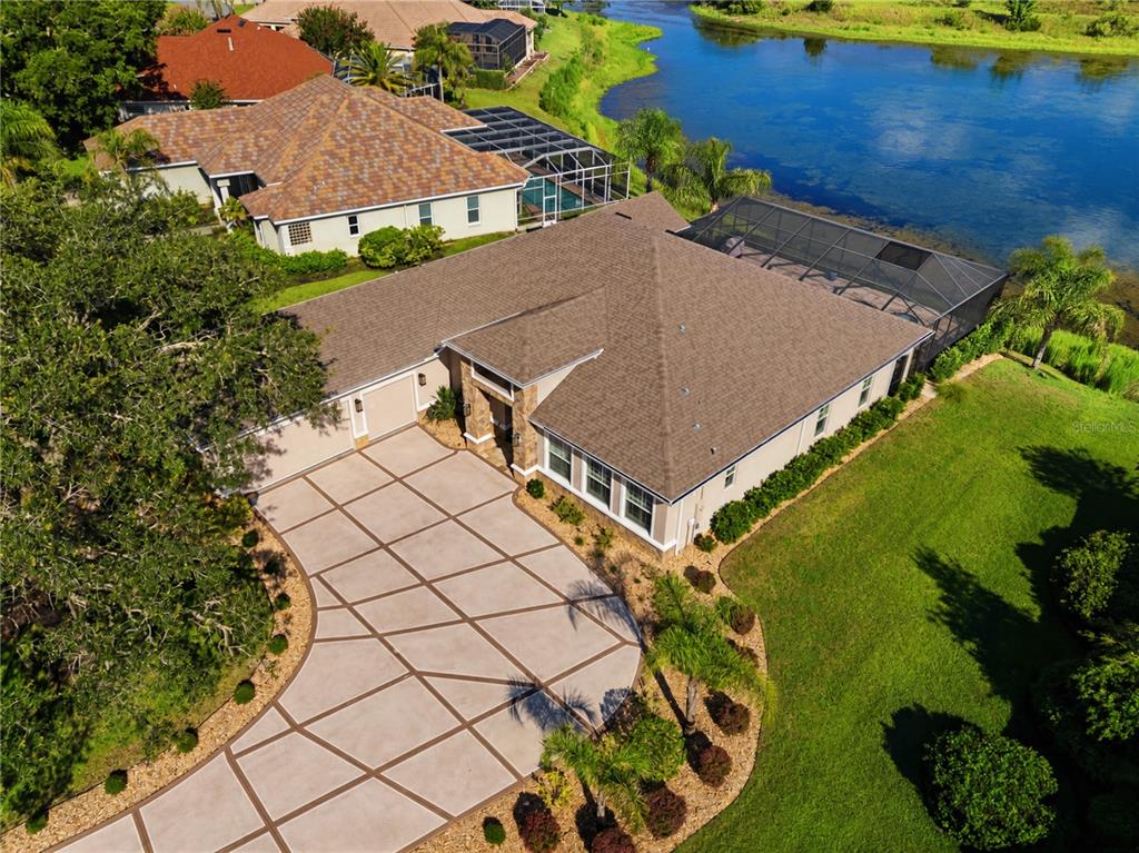 9215 Lake Cypress Loop Weeki Wachee, FL 34613 - Photo 2 of 76