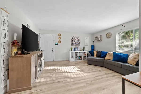 $2,500 | 1280 West Main Street, El Cajon, CA 92020