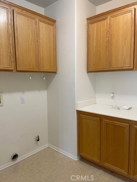 45360 Vista Verde Temecula, CA 92592 - Photo 15 of 23 a bathroom with a sink and a mirror