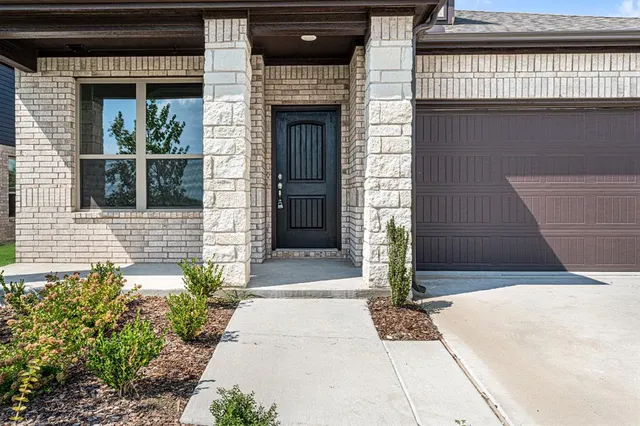 $2,050 | 6612 Pattison Lane, Greenville, TX 75402