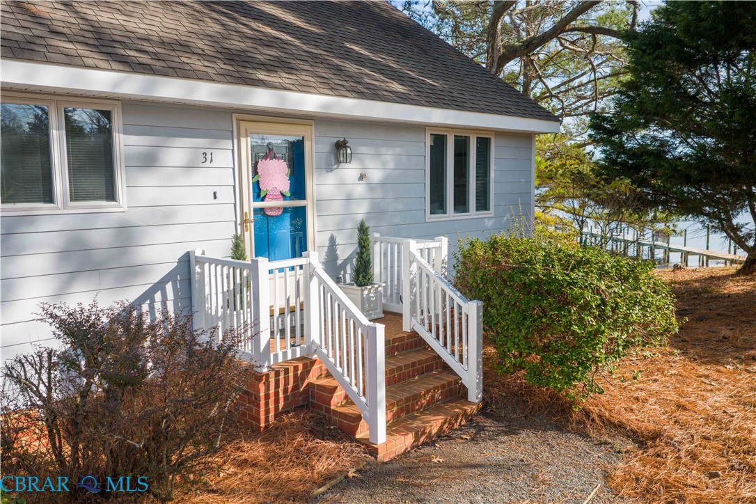 104 Heritage Point Road Deltaville, VA 23043 - Photo 13 of 47 Welcoming Entry