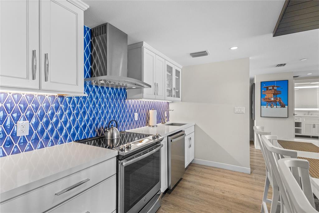 230 Sands Point Road, Unit 3703 Longboat Key, FL 34228 - Photo 18 of 40 Gallery Image 18