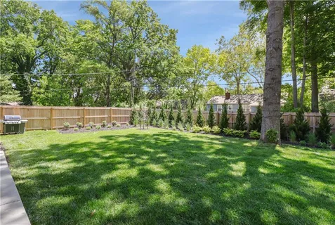 $1,195,000 | 7444 Cherokee Drive, Prairie Village, KS 66208