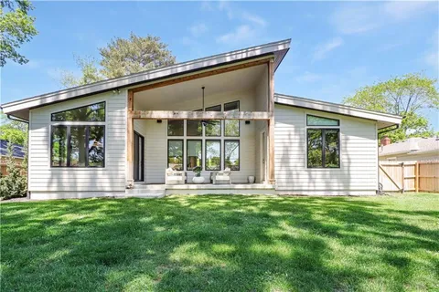 $1,195,000 | 7444 Cherokee Drive, Prairie Village, KS 66208