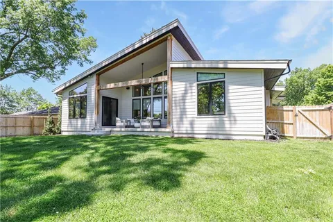 $1,195,000 | 7444 Cherokee Drive, Prairie Village, KS 66208